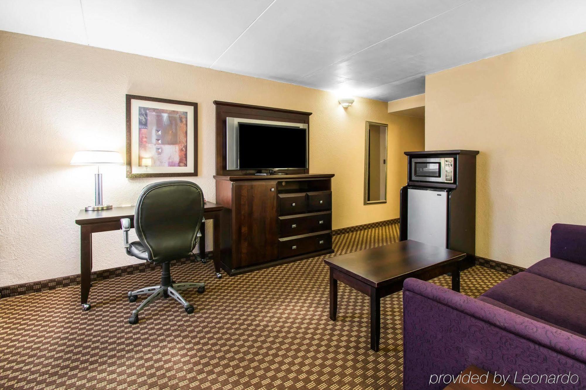 Quality Inn & Suites Tallahassee Ngoại thất bức ảnh